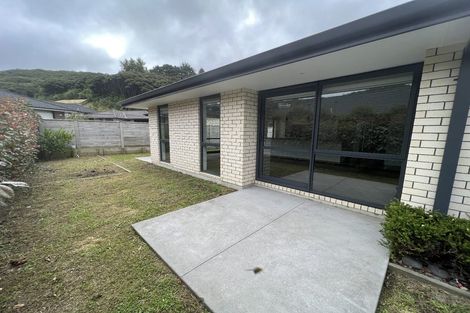 Photo of property in 4 Mooring Close, Whitby, Porirua, 5024