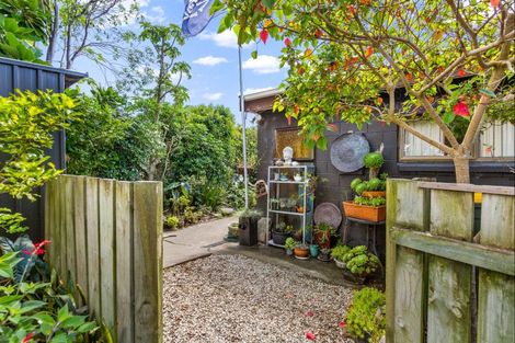 Photo of property in 2/25 Hammond Avenue, Hatfields Beach, Orewa, 0931