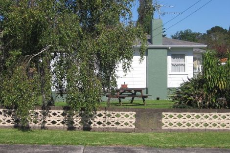 Photo of property in 2 Lansdown Avenue, Papatoetoe, Auckland, 2025