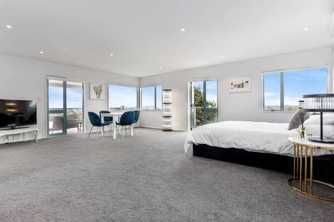 Photo of property in 63 Seaview Road, Castor Bay, Auckland, 0620