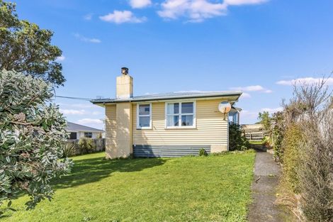 Photo of property in 67 Pikarere Street, Titahi Bay, Porirua, 5022