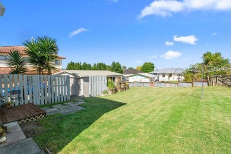 Photo of property in 11 Tiroroa Avenue, Te Atatu South, Auckland, 0610