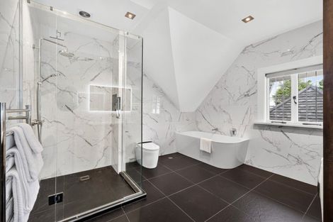 Photo of property in 207 Hurstmere Road, Takapuna, Auckland, 0622