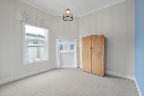 Photo of property in 24 York Street, Picton, 7220