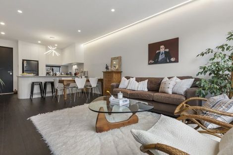 Photo of property in 18d St Michaels Avenue, Point Chevalier, Auckland, 1022