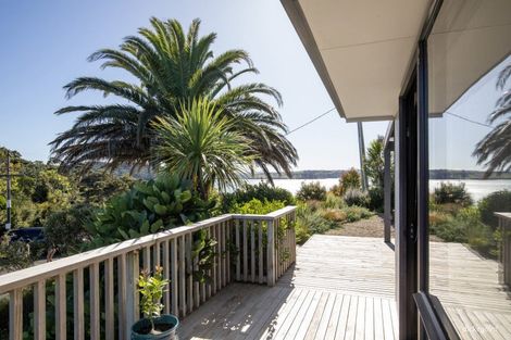 Photo of property in 105 Greenslade Road, Raglan, 3295