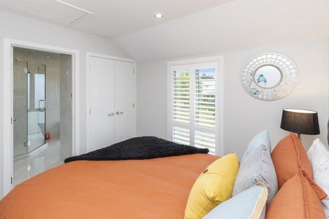 Photo of property in 18 Millpond Place, Parklands, Christchurch, 8083