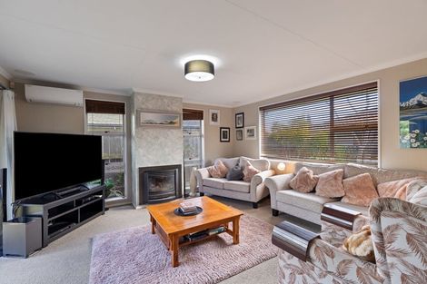 Photo of property in 8 Earl Place, Hokowhitu, Palmerston North, 4410
