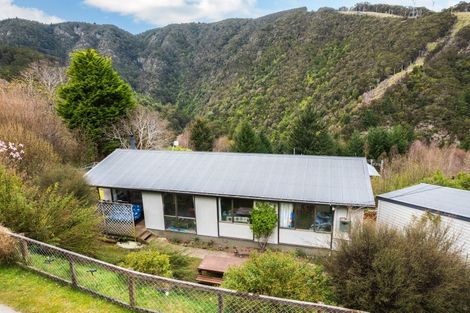 Photo of property in 8 Morepork Lane, Waipori Falls, Outram, 9073