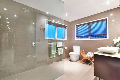 Photo of property in 83 William Bayes Place, Red Beach, 0932