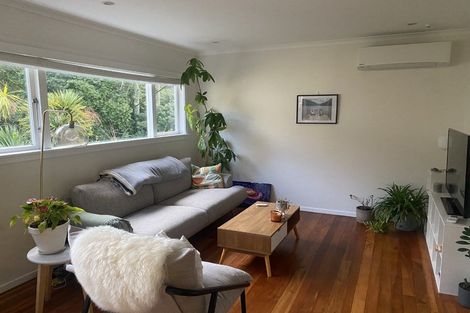 Photo of property in 15a Governor Road, Northland, Wellington, 6012