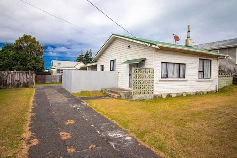 Photo of property in 8 Manuka Street, Castlecliff, Whanganui, 4501