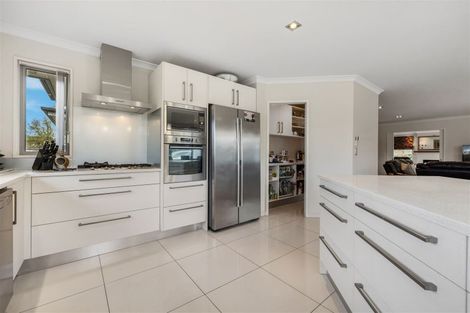 Photo of property in 2 Donovan Place, Aidanfield, Christchurch, 8025