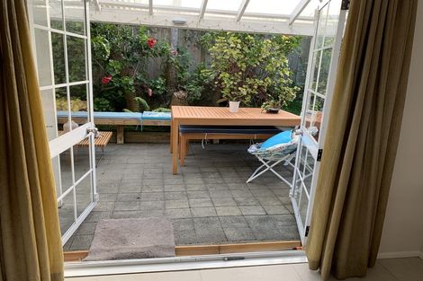 Photo of property in 2/34 Princes Street, Northcote Point, Auckland, 0627