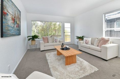 Photo of property in 1/871 East Coast Road, Northcross, Auckland, 0632