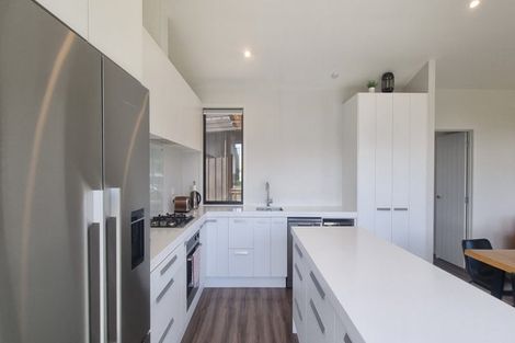 Photo of property in 16 Kinross Lane, Jacks Point, Queenstown, 9371