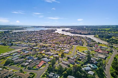 Photo of property in 14 Norfolk Rise, Waiuku, 2123