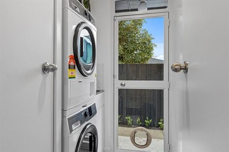 Photo of property in 8b Queenspark Drive, Parklands, Christchurch, 8083