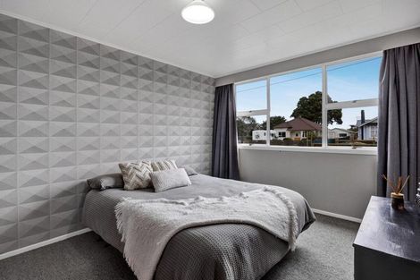 Photo of property in 28 Disraeli Street, Hawera, 4610