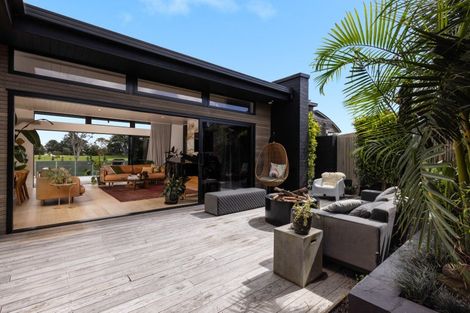 Photo of property in 210 Oceanbeach Road, Mount Maunganui, 3116