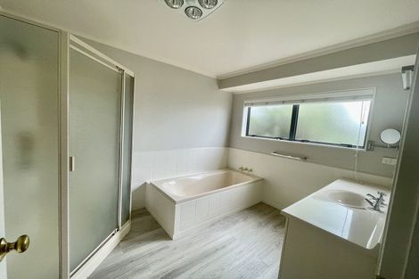 Photo of property in 35 Peretao Rise, The Gardens, Auckland, 2105