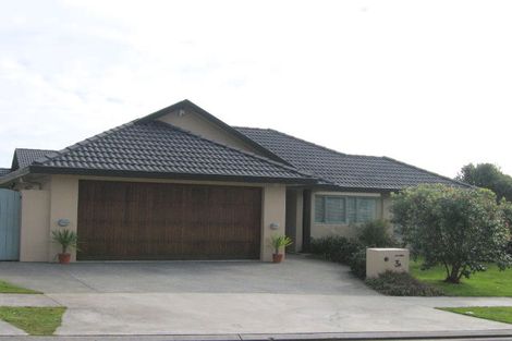 Photo of property in 3a Monivea Place, East Tamaki Heights, Auckland, 2016
