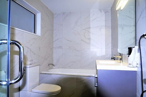 Photo of property in 27 Waterloo Road, Milford, Auckland, 0620