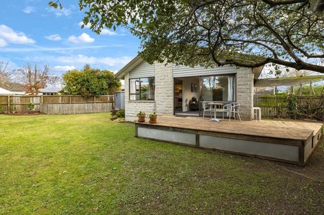 Photo of property in 21 Clivedon Place, Redwood, Christchurch, 8051