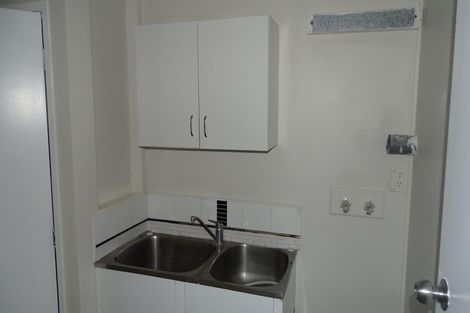 Photo of property in 18 Fairway Avenue, Red Beach, 0932