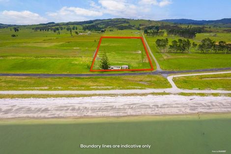 Photo of property in 587 East Coast Road, Kaiaua, Miranda, 2473