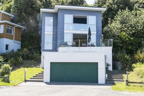 Photo of property in 6 Owhiro Bay Parade, Island Bay, Wellington, 6023
