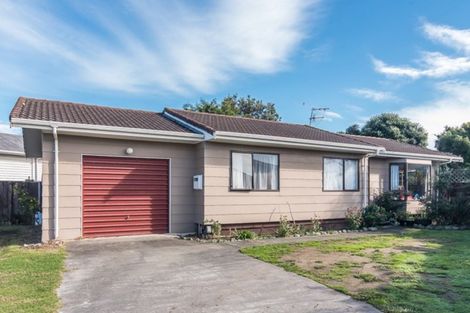 Photo of property in 107 Queens Road, Waikanae Beach, Waikanae, 5036
