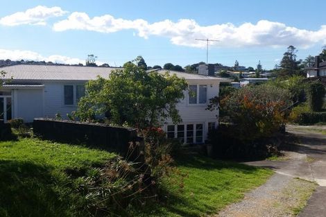 Photo of property in 16 Jamaica Place, Blockhouse Bay, Auckland, 0600