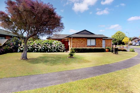 Photo of property in 9 Matilda Place, Weymouth, Auckland, 2103