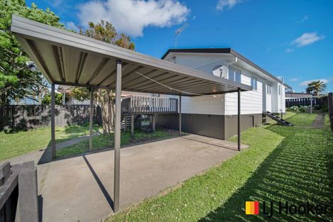 Photo of property in 3/10 Penion Drive, Flat Bush, Auckland, 2023