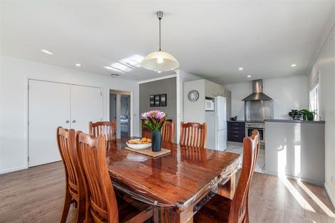 Photo of property in 15 Espalier Drive, Henderson, Auckland, 0612