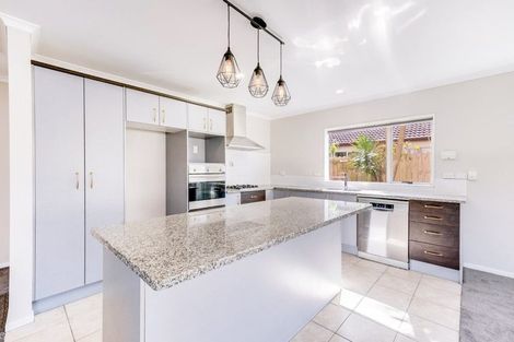 Photo of property in 2 Dunaff Place, Flat Bush, Auckland, 2019