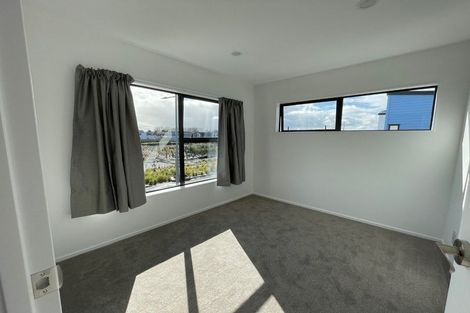 Photo of property in 28 Minhas Road, Papakura, 2110