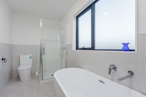 Photo of property in 4/43a Waimumu Road, Massey, Auckland, 0614