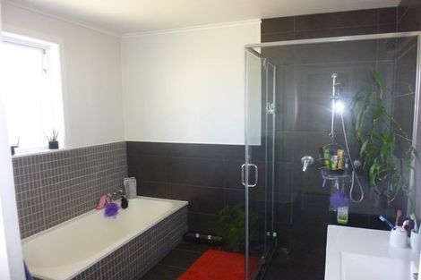 Photo of property in 20 Geordie Street, Henderson, Auckland, 0612