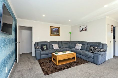 Photo of property in 8 Manganui Place, Te Awa, Napier, 4110