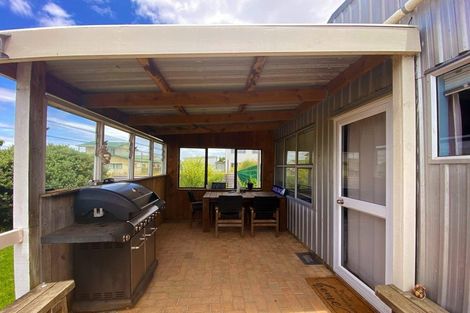 Photo of property in 5 Lipscombe Road, Kaiaua, Pokeno, 2473