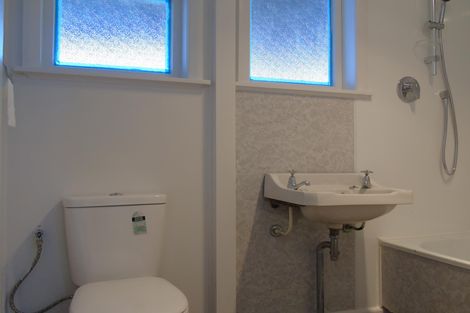 Photo of property in 44 Arimu Road, Papakura, 2110