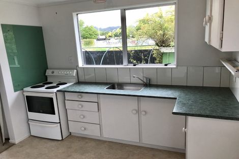 Photo of property in 38b Palmer Crescent, Silverstream, Upper Hutt, 5019