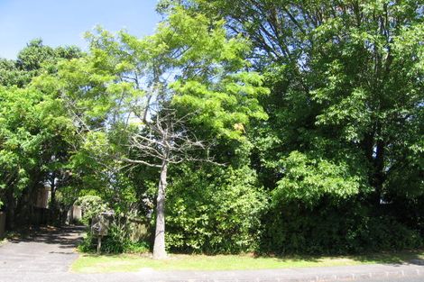 Photo of property in 6 Cockayne Crescent, Sunnynook, Auckland, 0620