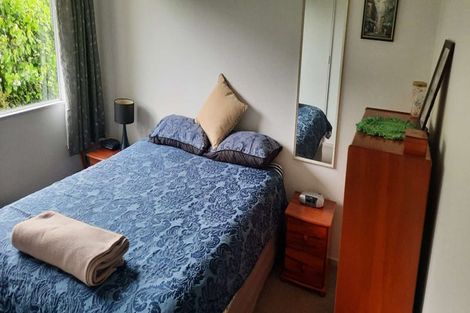 Photo of property in 2 Davern Lane, New Lynn, Auckland, 0600