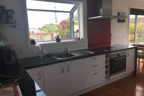 Photo of property in 14 Barton Grove, Naenae, Lower Hutt, 5011