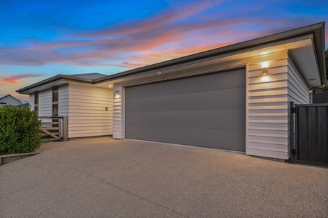 Photo of property in 74 Myles Way, Lower Shotover, Queenstown, 9304