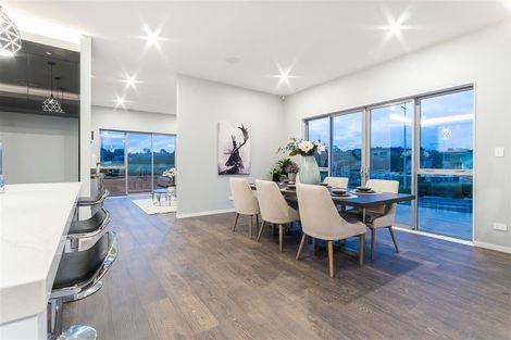 Photo of property in 54 Ashley Avenue, Long Bay, Auckland, 0630