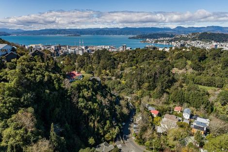Photo of property in 39 Harbour View Road, Northland, Wellington, 6012